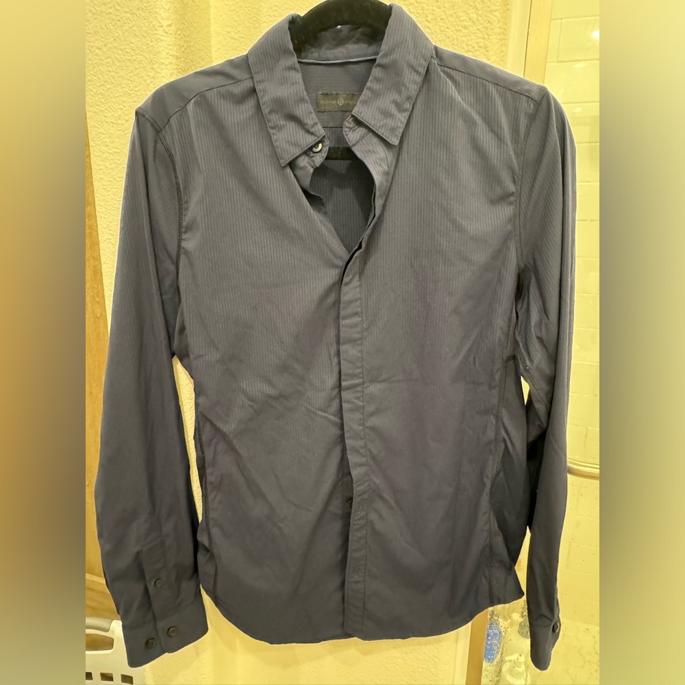 Lululemon Men’s Mission Long Sleeve Dress Shirt